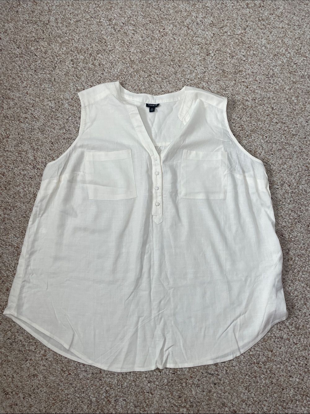 Torrid White Sleeveless Linen-Blend Henley Tank
